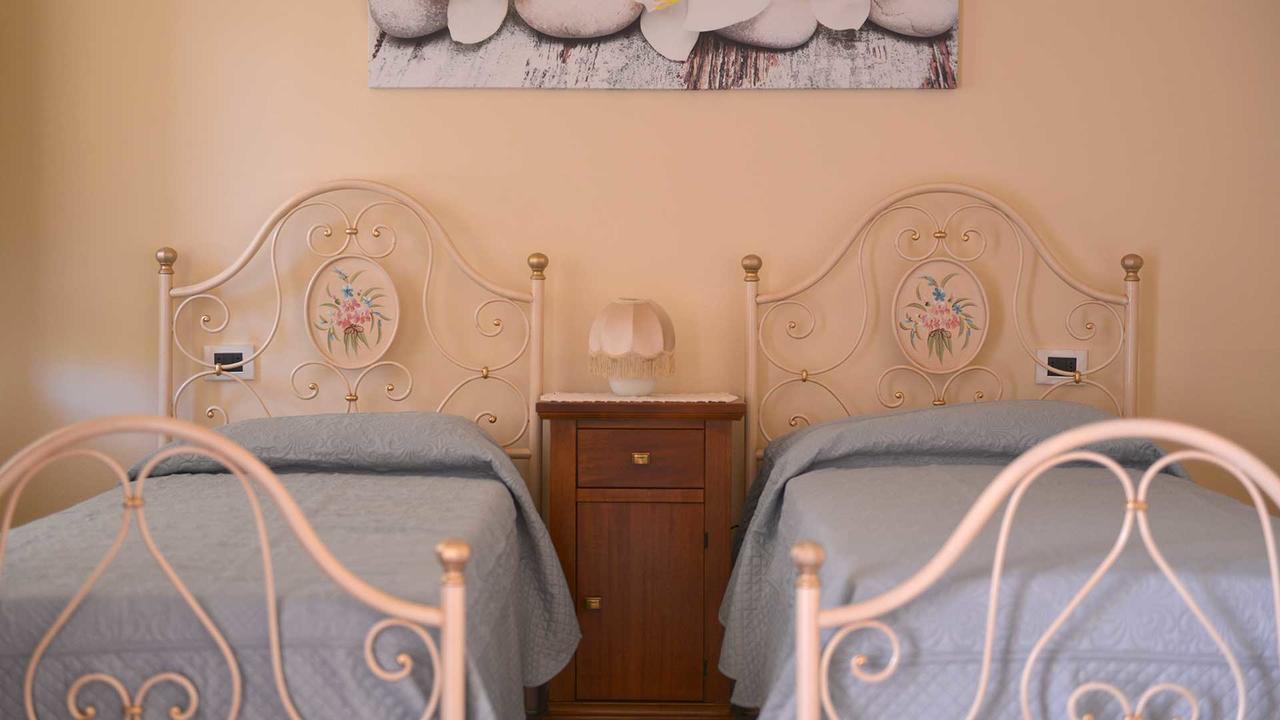 Bed and Breakfast La Locanda Francigena Лукка Экстерьер фото
