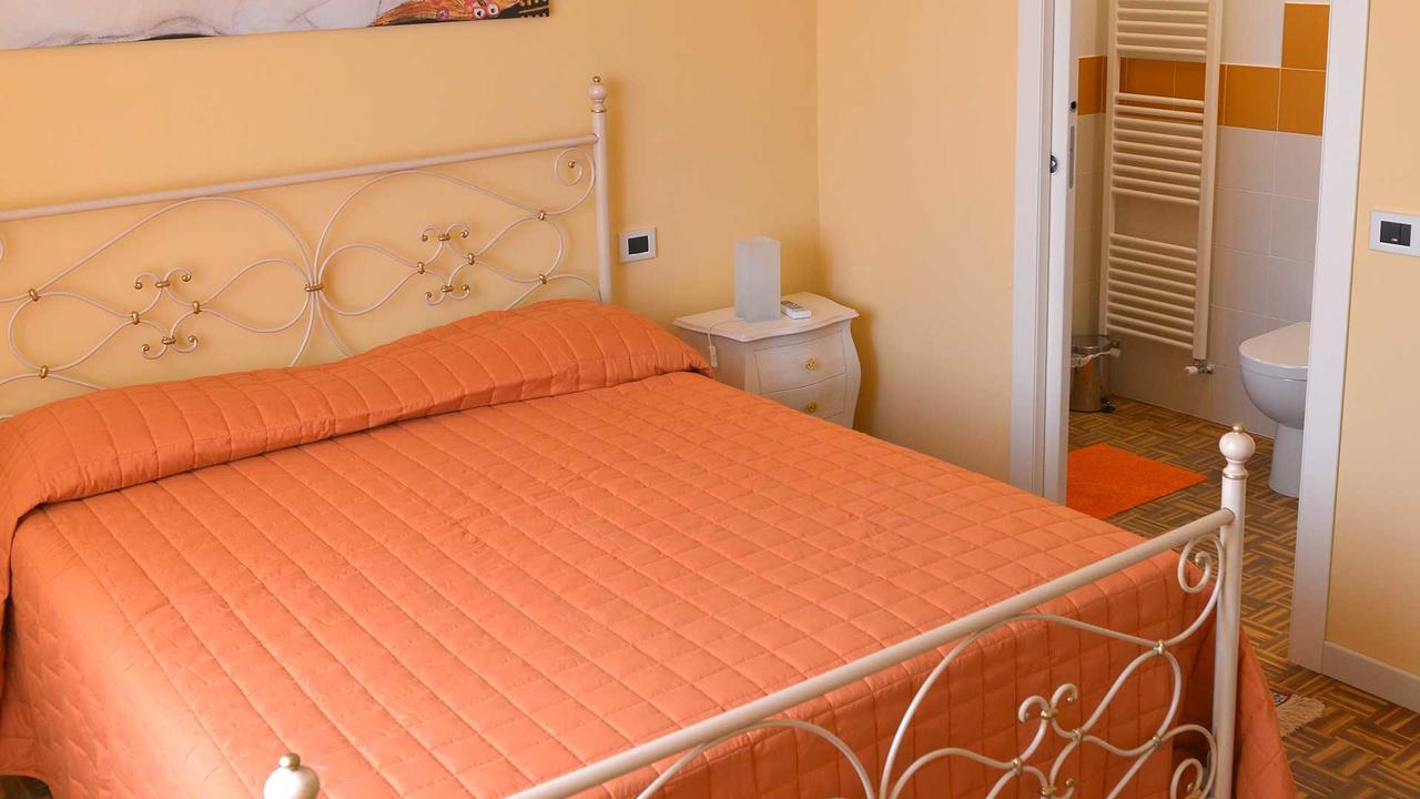 Bed and Breakfast La Locanda Francigena Лукка Экстерьер фото